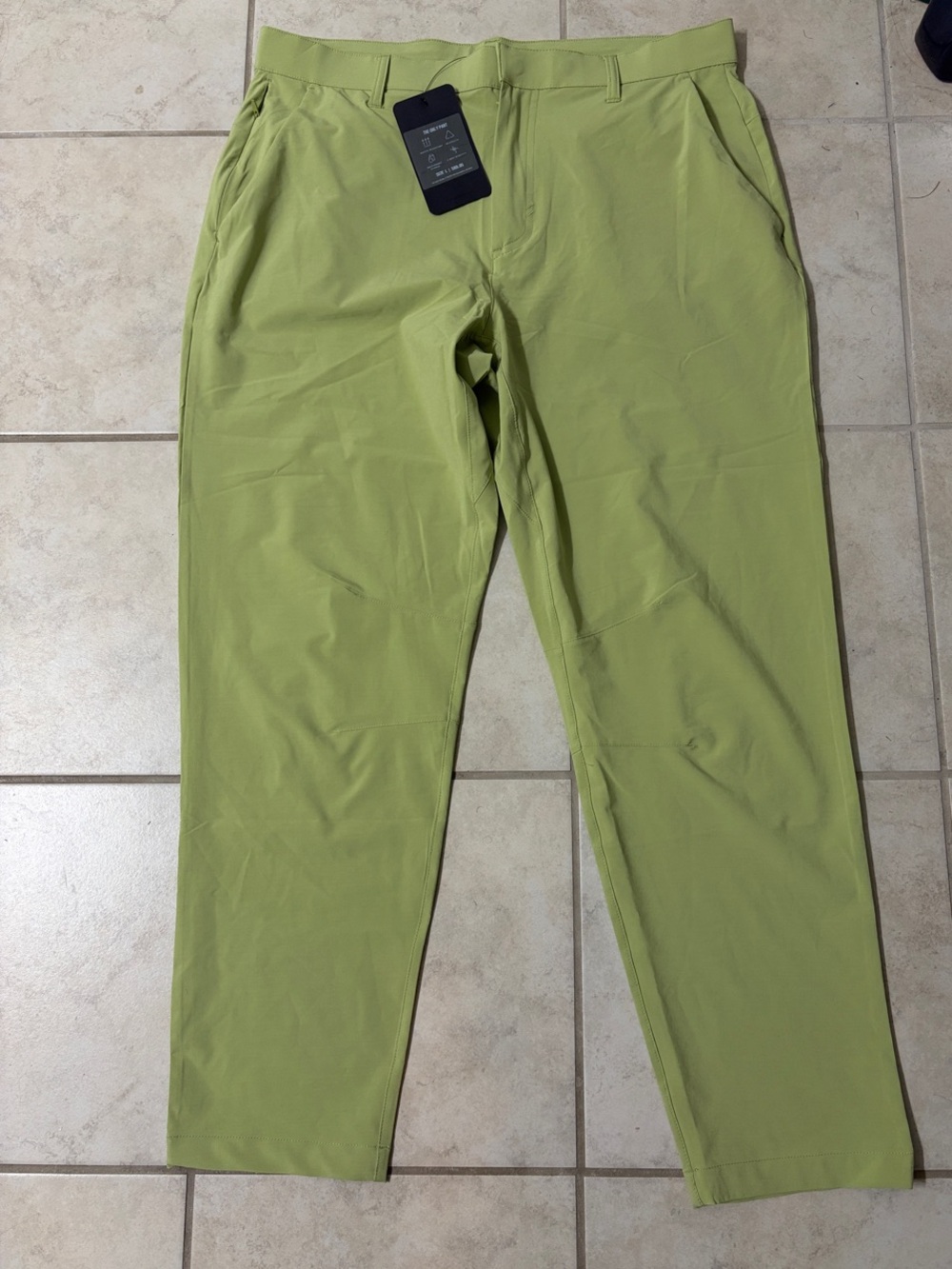 Men's Fabletics The Only Pant size L- Lightweight Stretch Pants - Light Green